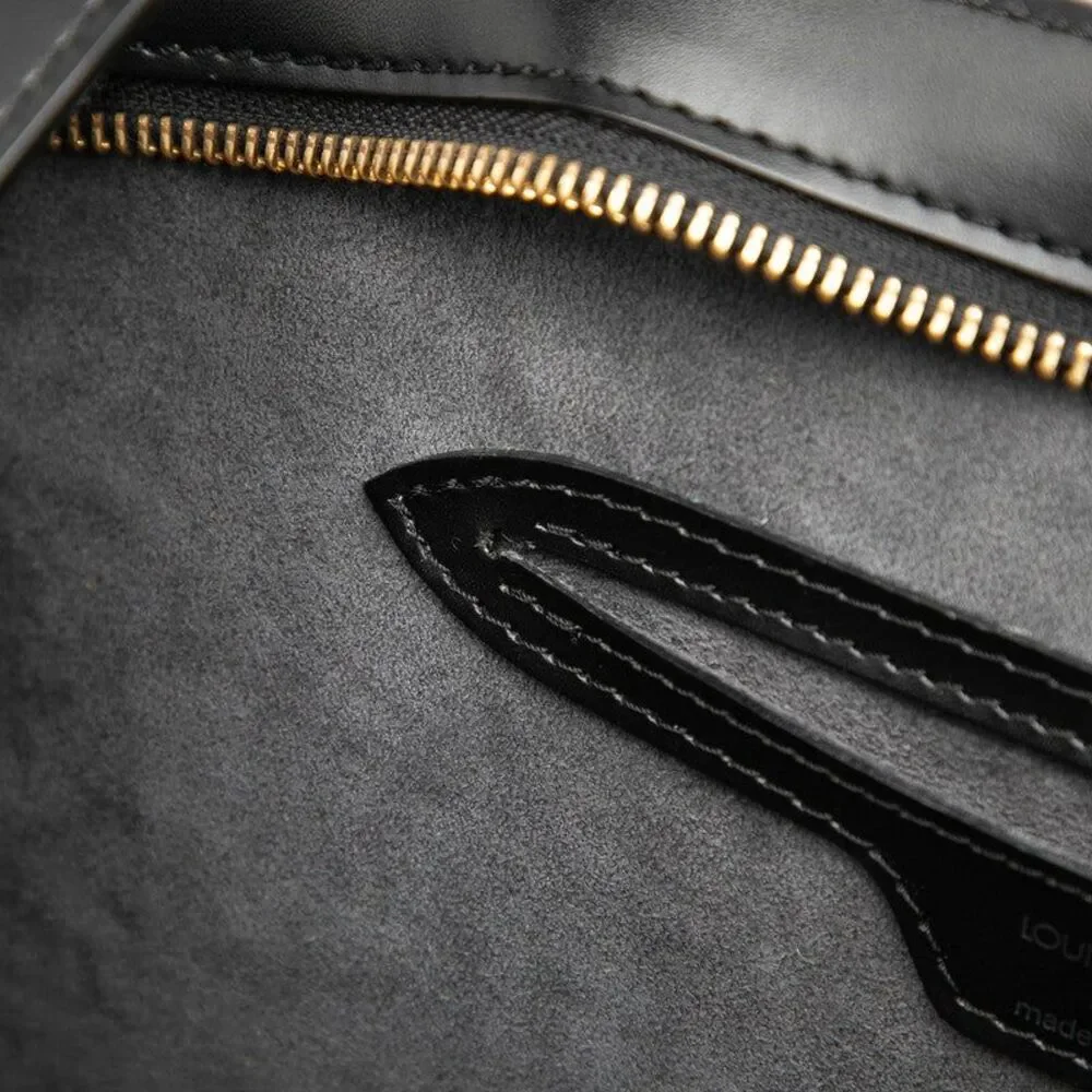 Louis Vuitton delivery duty